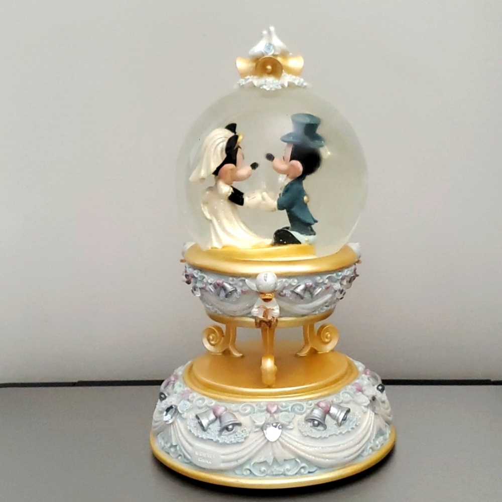 Rare Disney Mickey & Minnie Musical Wedding Water Snowglobe 💛